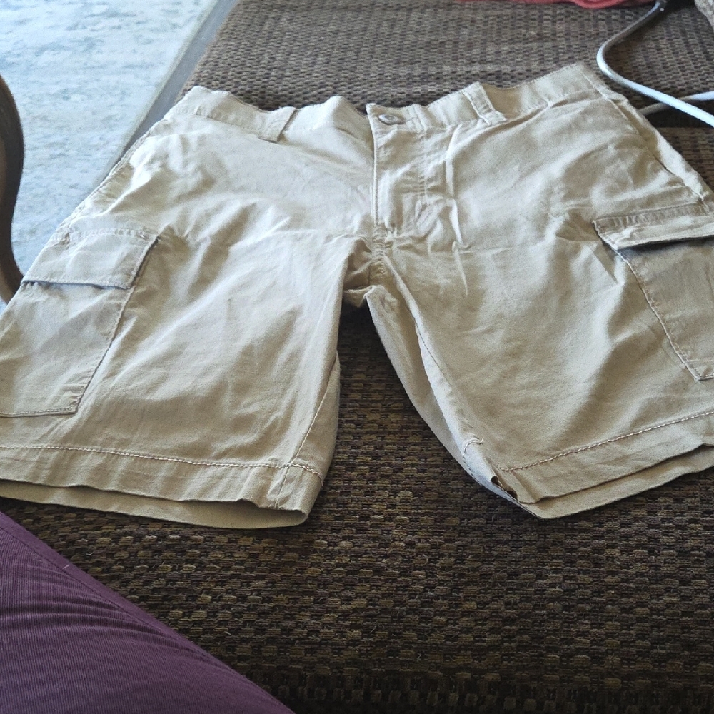 Men's Classic Tan Cargo Shorts